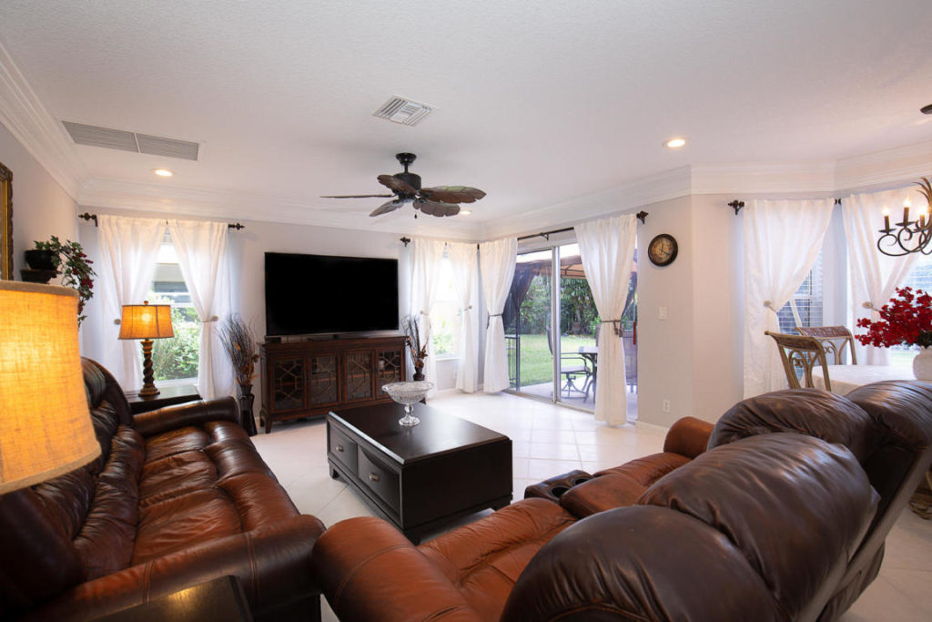 8842 Jaspers Dr Boynton Beach Family room