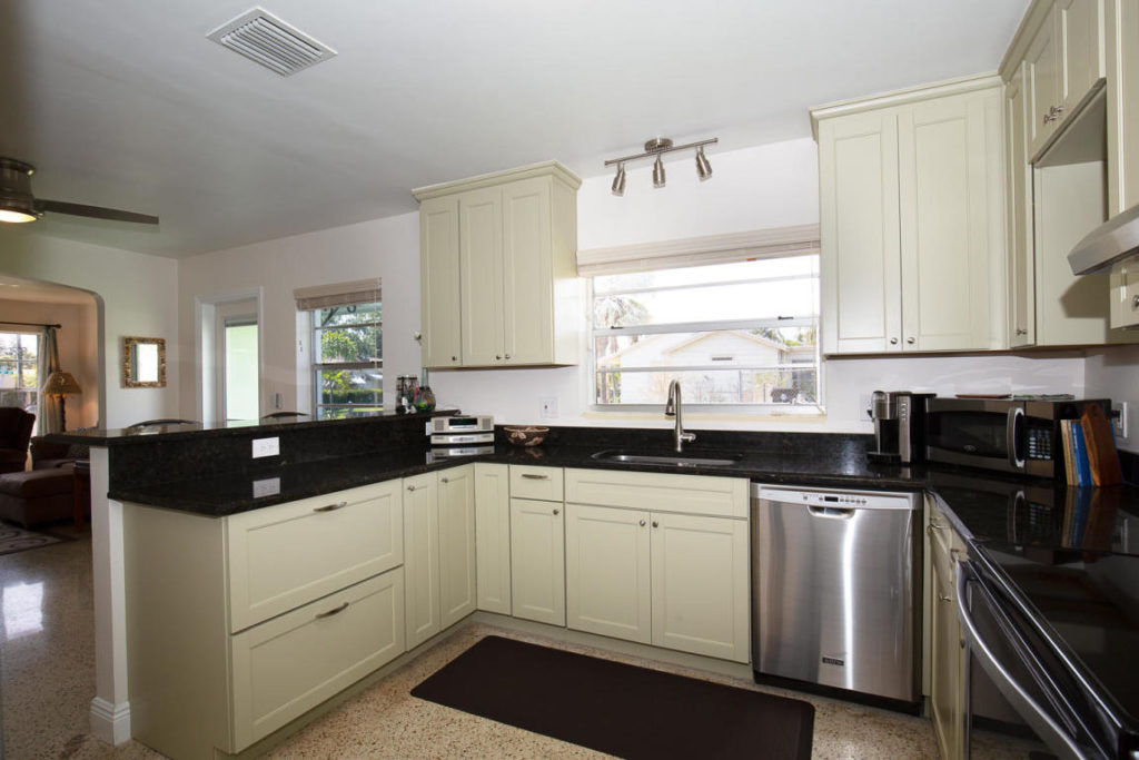 For Sale 1401 N O St Lake Worth Kitchen