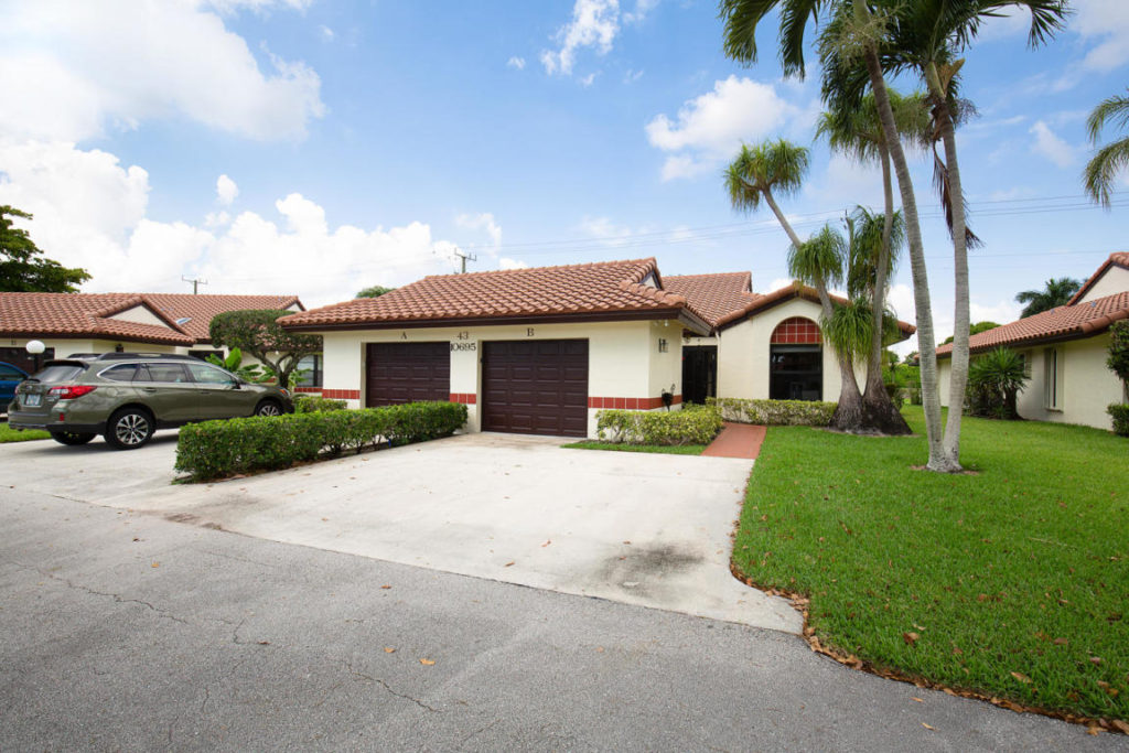 10695 Palm Leaf Drive B, Boynton Beach, FL 33437 Front