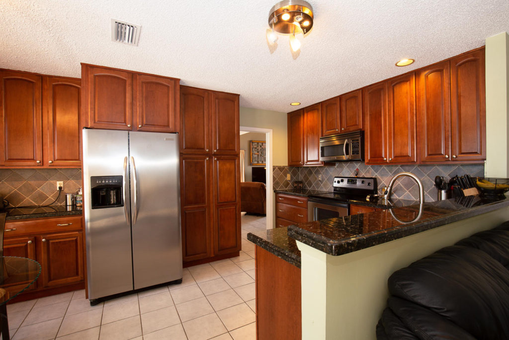 7358 Ashley Shores Circle Lake Worth Florida Kitchen Cabinets