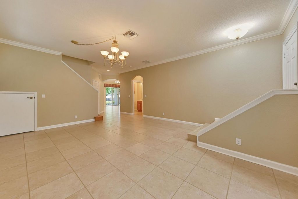 8213 Calterra Drive, Palm Beach Gardens, FL 33418 Living Room