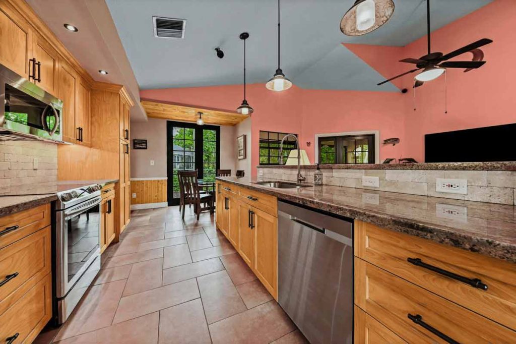 153 Island Way Home Kitchen