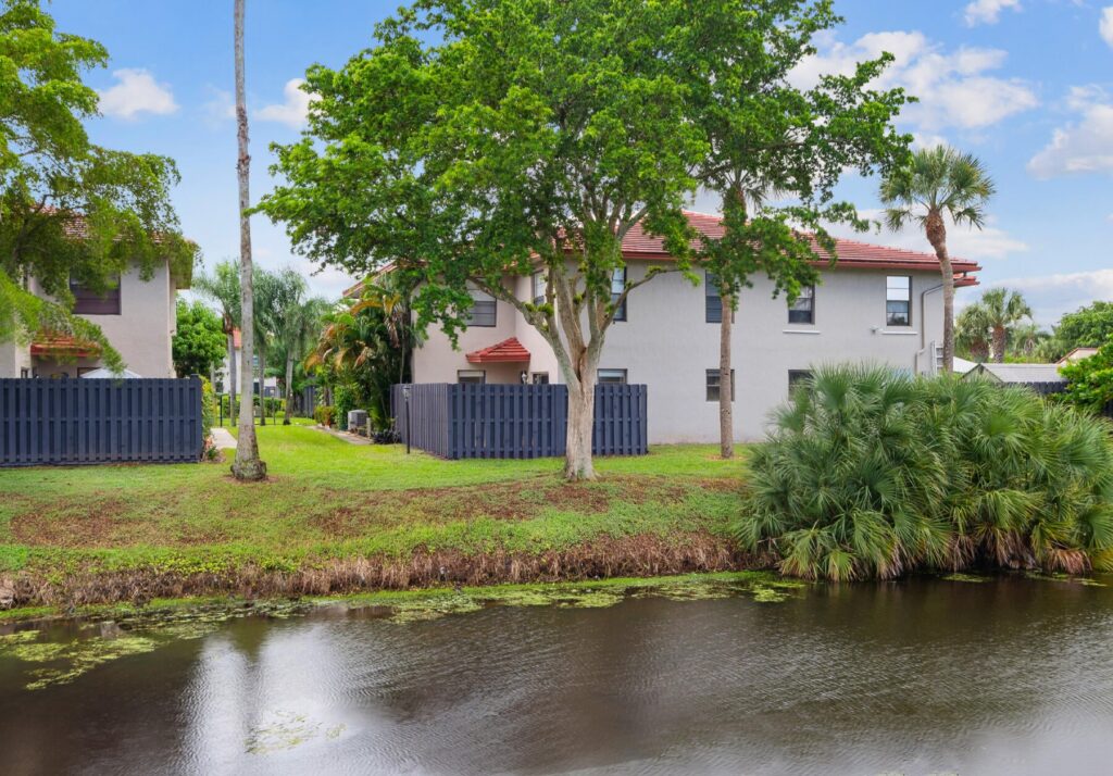 1465 SW 25th Avenue B, Boynton Townhome