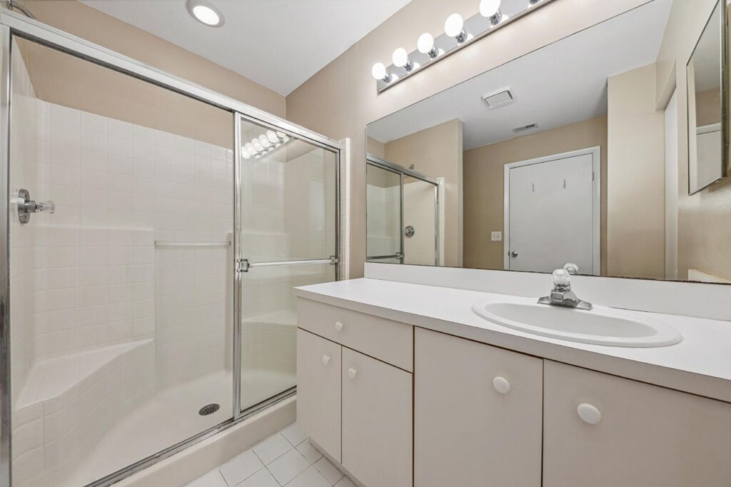 3939 Kamena Court Boynton Beach Bathroom