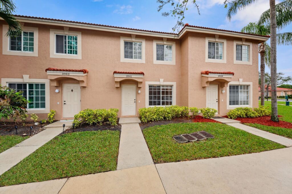 3941 Kamena Court Boynton Beach Townhome