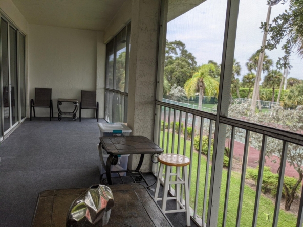 105 Half Moon F2 Circle hypoluxo balcony