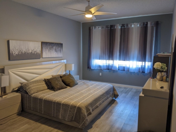 105 Half Moon F2 Circle hypoluxo bedroom