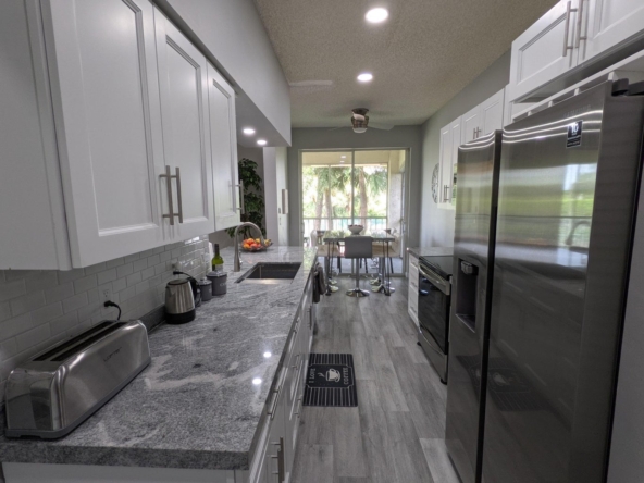 105 Half Moon F2 Circle hypoluxo galley kitchen