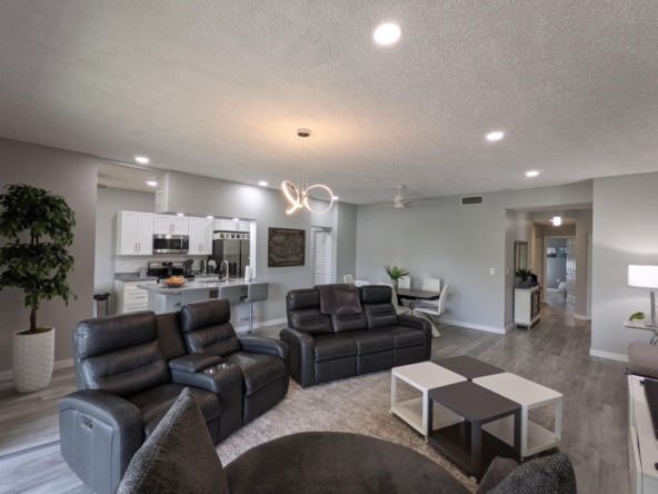 105 Half Moon F2 Circle hypoluxo living room