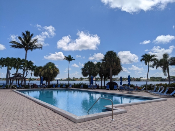 105 Half Moon F2 Circle hypoluxo pool