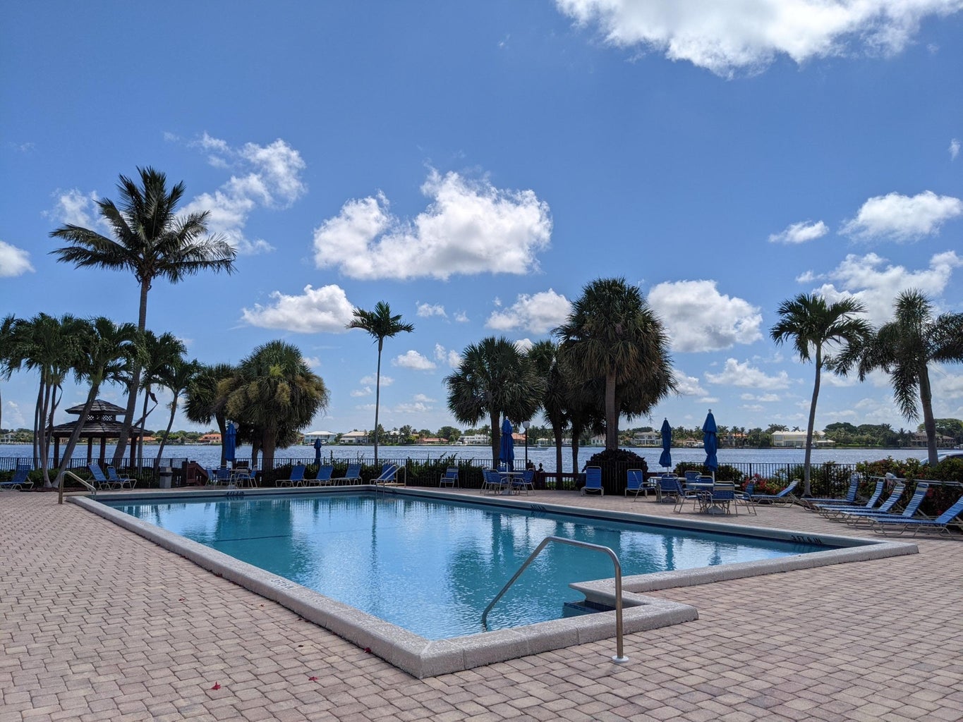 105 Half Moon F2 Circle hypoluxo pool