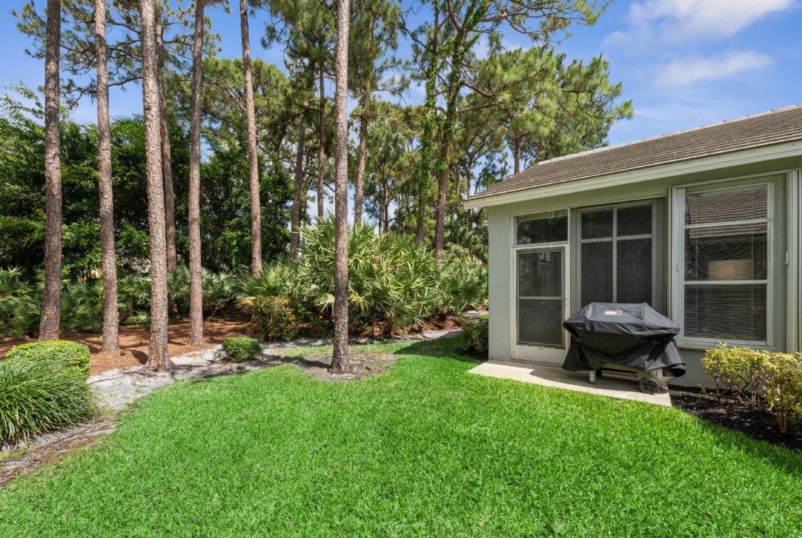 175 Harbor Lake Circle Greenacres back yard