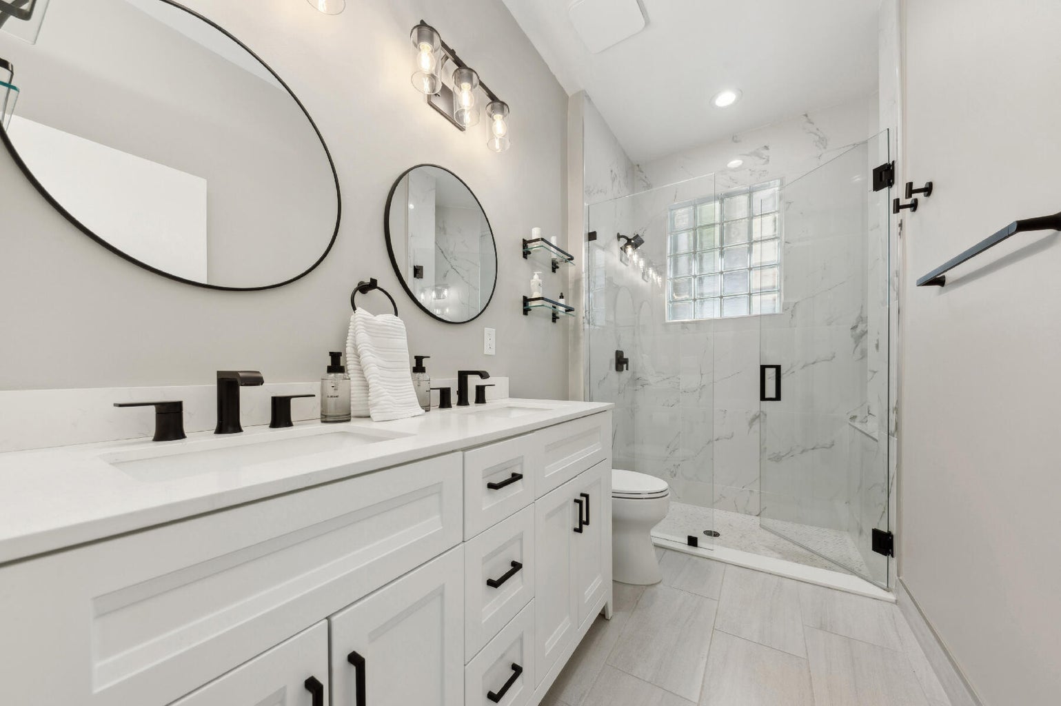 175 Harbor Lake Circle Greenacres bathroom
