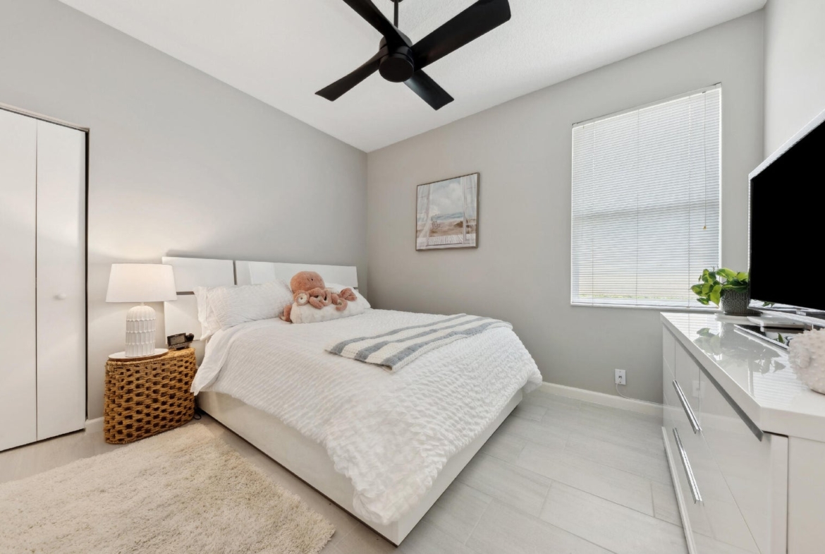 175 Harbor Lake Circle Greenacres bedroom