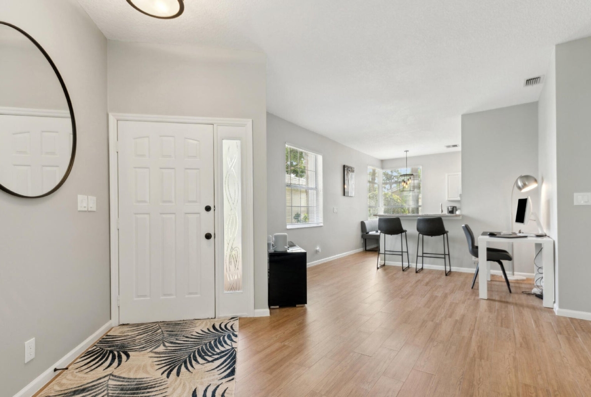 175 Harbor Lake Circle Greenacres foyer