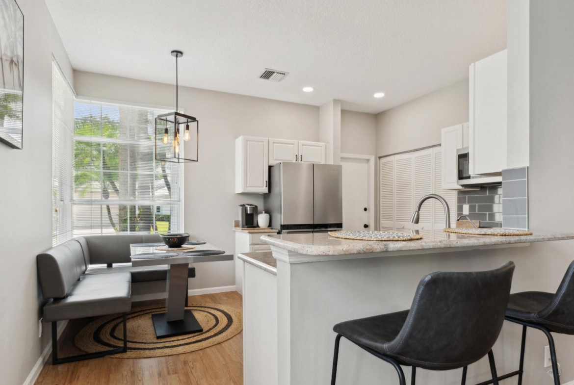 175 Harbor Lake Circle Greenacres kitchen