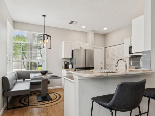 175 Harbor Lake Circle Greenacres kitchen