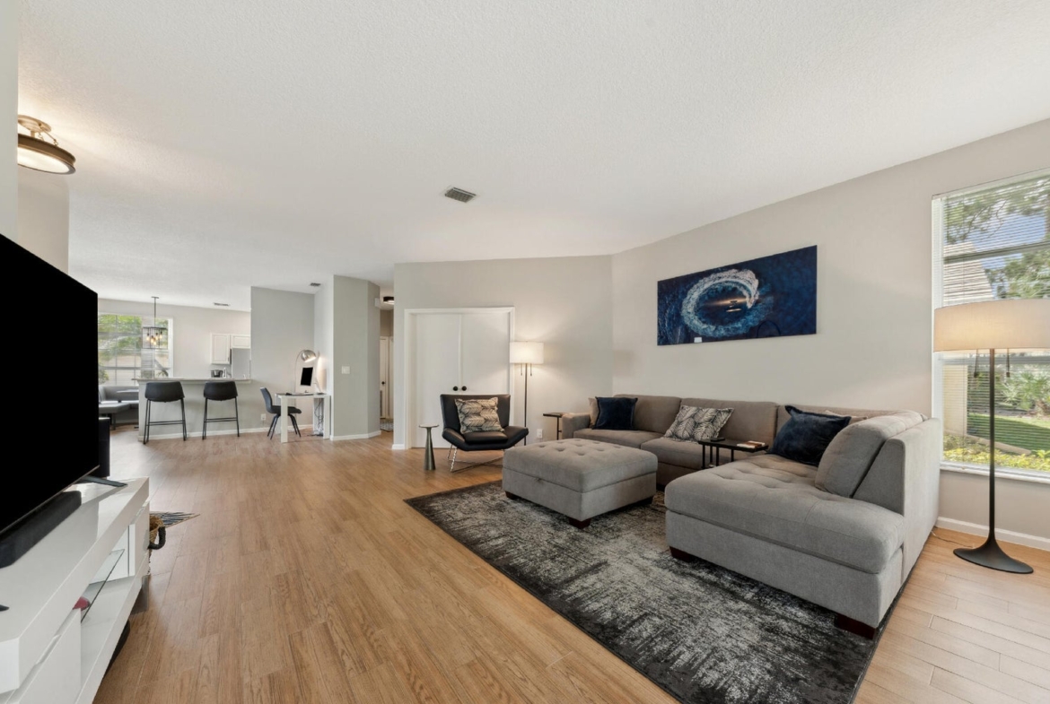 175 Harbor Lake Circle Greenacres living room