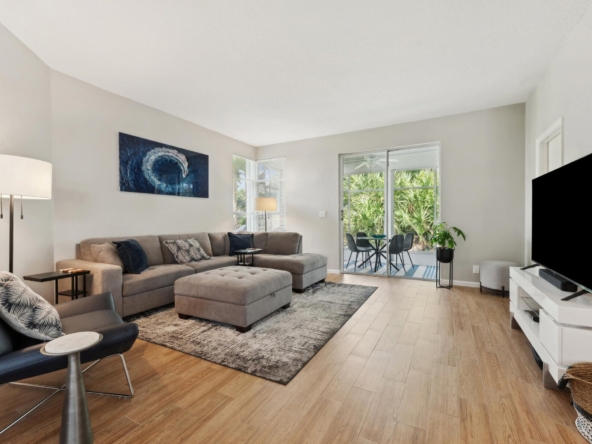 175 Harbor Lake Circle Greenacres living room