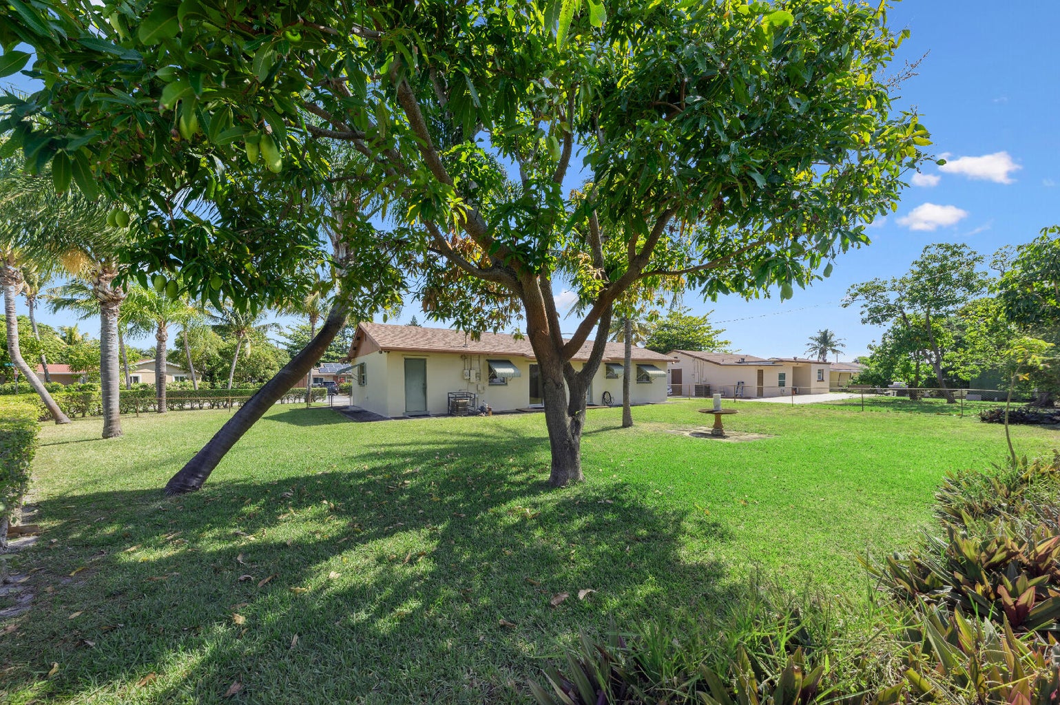 2412 NE 2nd Court Boynton Beach back yard