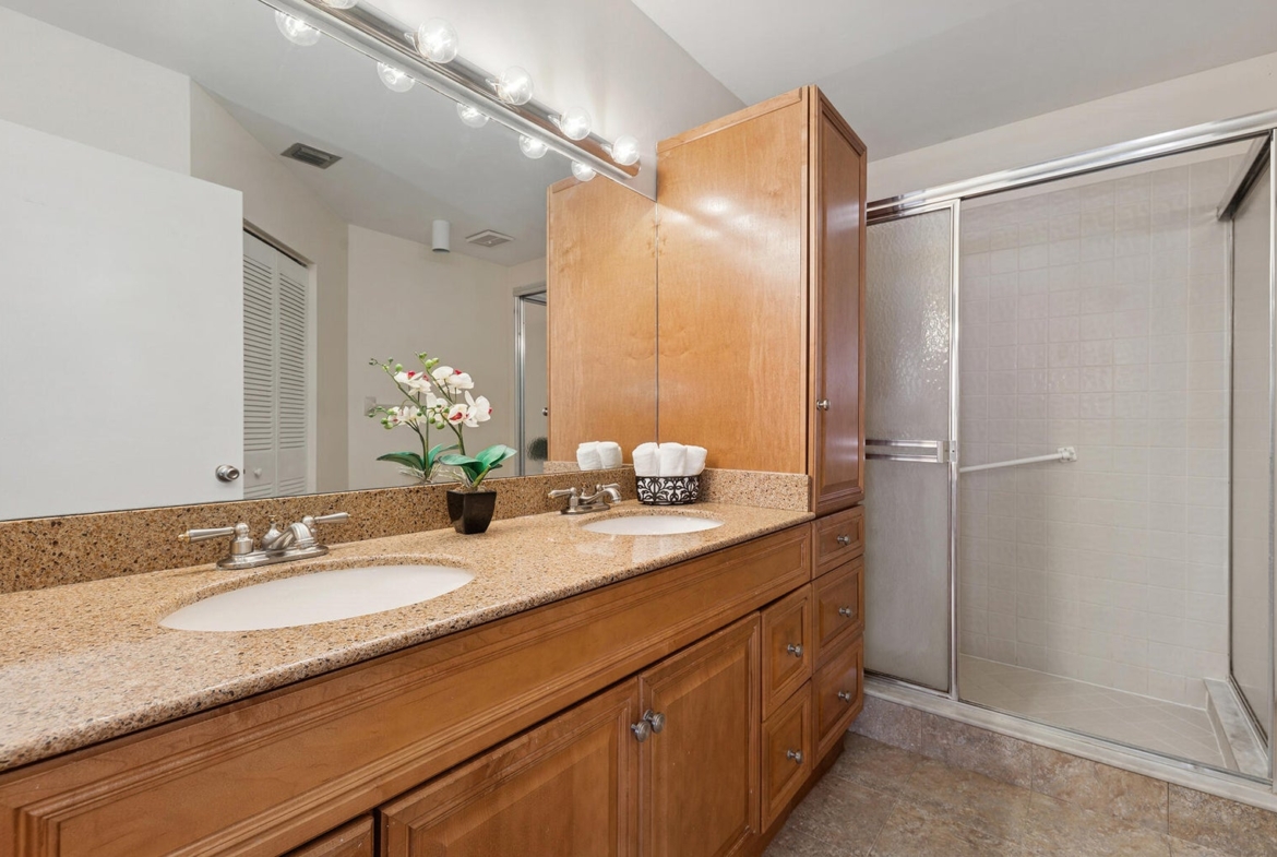 80 Tara Lakes Drive W Boynton Beach bathroom