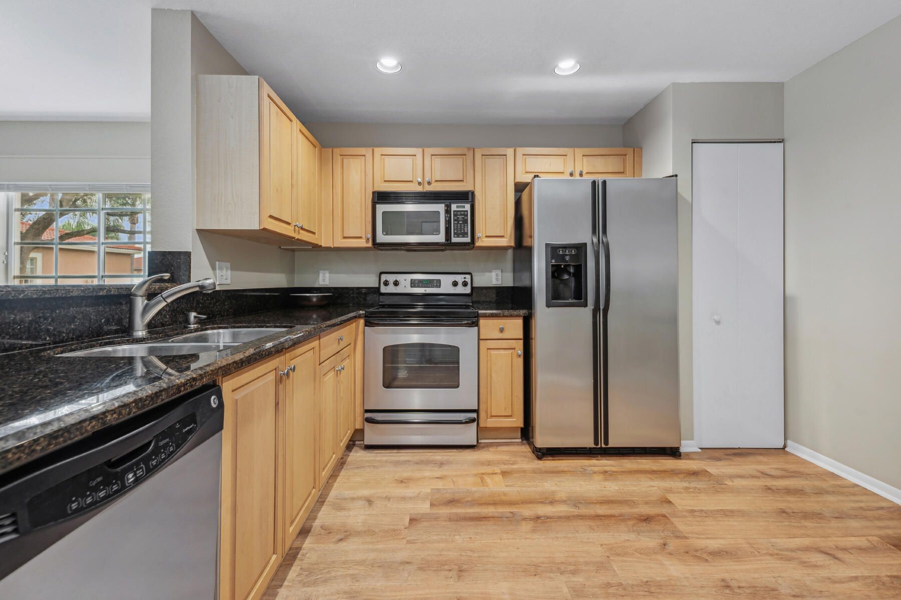 3939 Kamena Court Boynton Beach FL kitchen