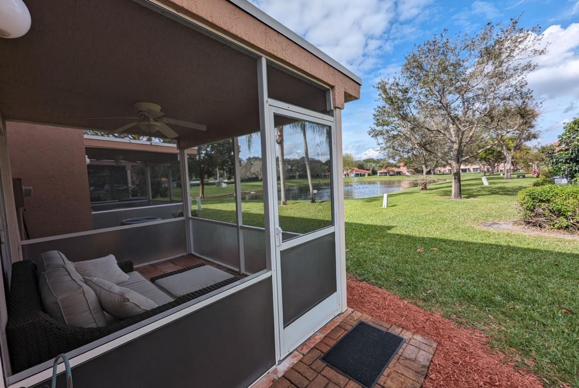 3939 Kamena Court Boynton Beach FL patio