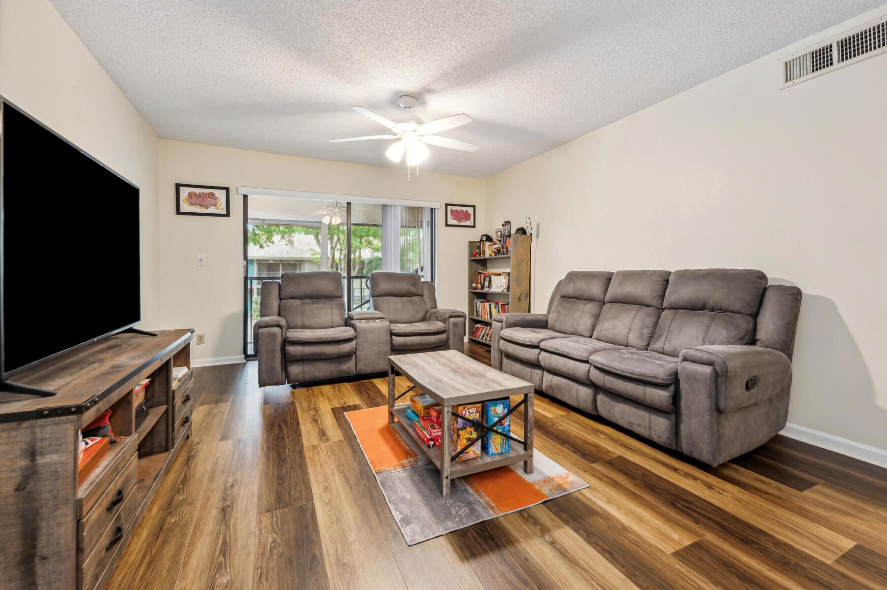 9905 Pineapple Tree Drive Condo living room