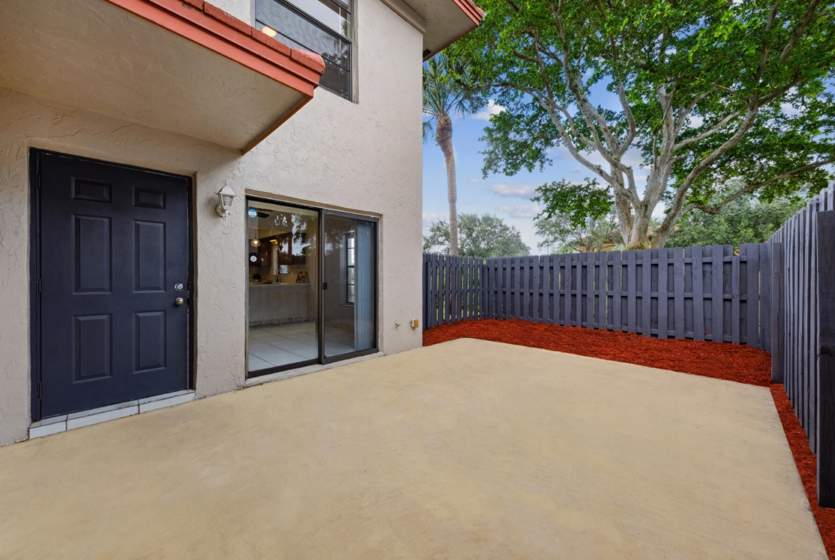 1465 SW 25th Avenue B Boynton Beach Townhome pation