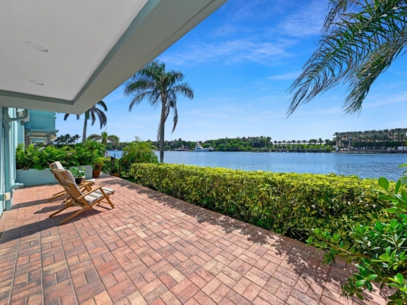 Intracoastal 2-bed/2-bath co-op LIghthouse Point view