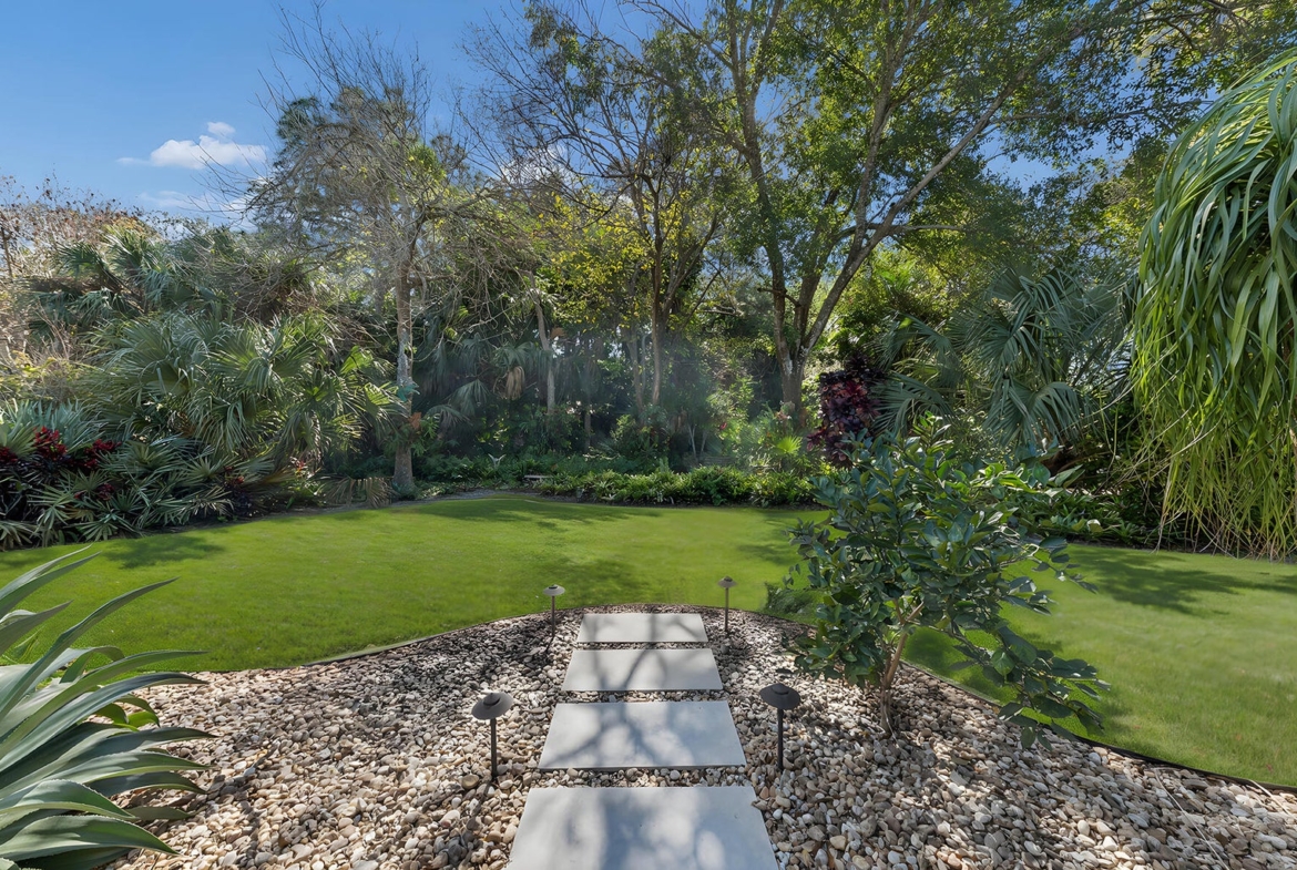 8816 SE May Terrace Hobe Sound, FL 33455 back yard