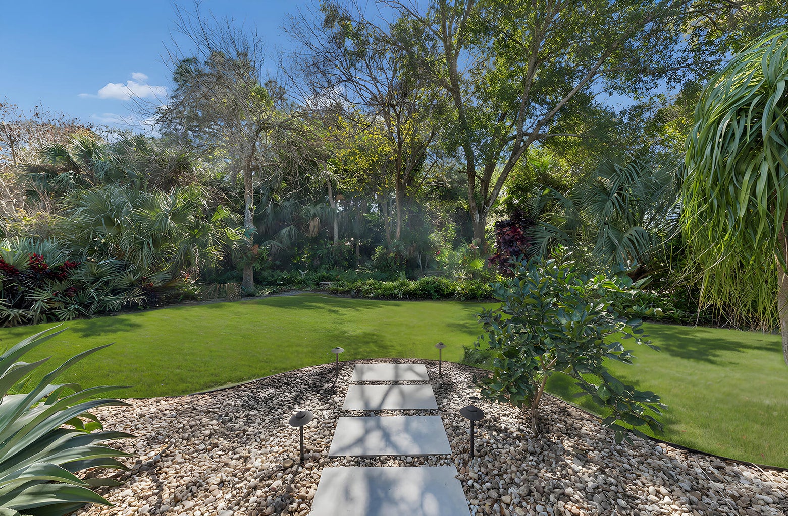 8816 SE May Terrace Hobe Sound, FL 33455 back yard