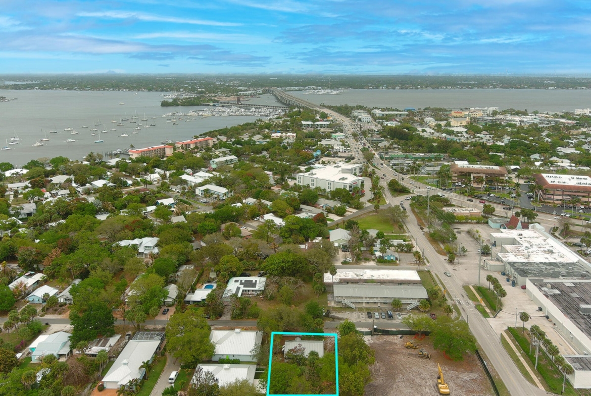 521 SW Halpatiokee Street Aerial View