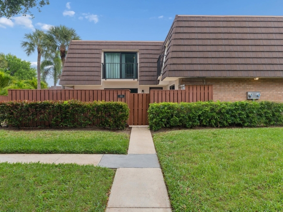 1205 12th Court Jupiter, FL townhome