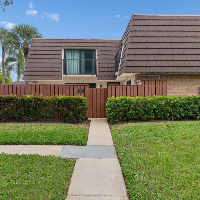 1205 12th Court Jupiter, FL townhome