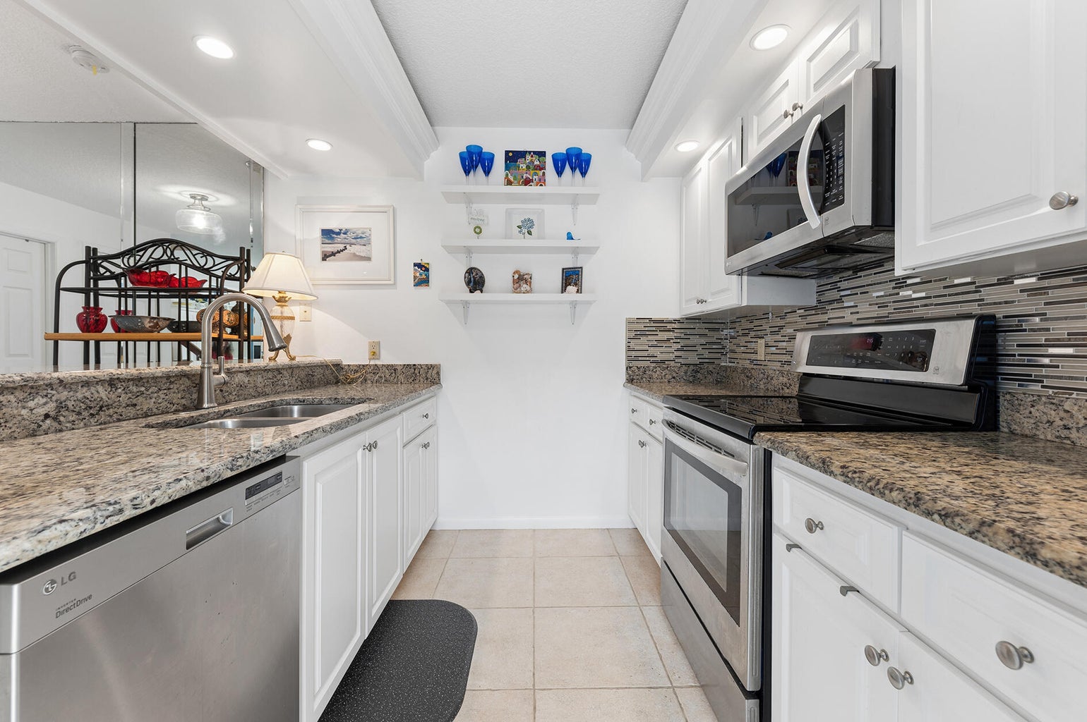 1205 12th Court Jupiter, FL kitchen