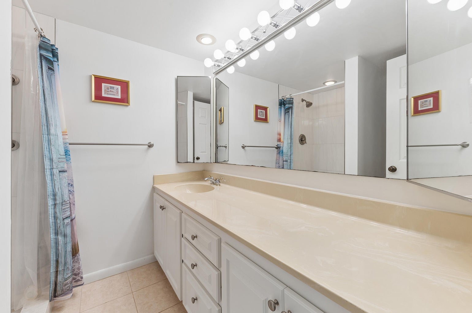 1205 12th Court Jupiter, FL primary bathroom