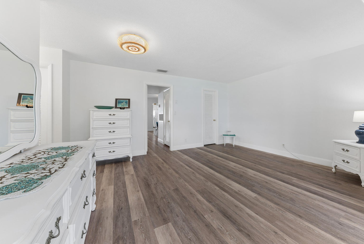 255 High Point Ct Unit C, Boynton Beach bedroom with lvp flooring