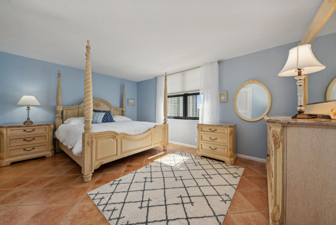 5480 N Ocean Drive B7c Singer Island, FL 33404 bedroom