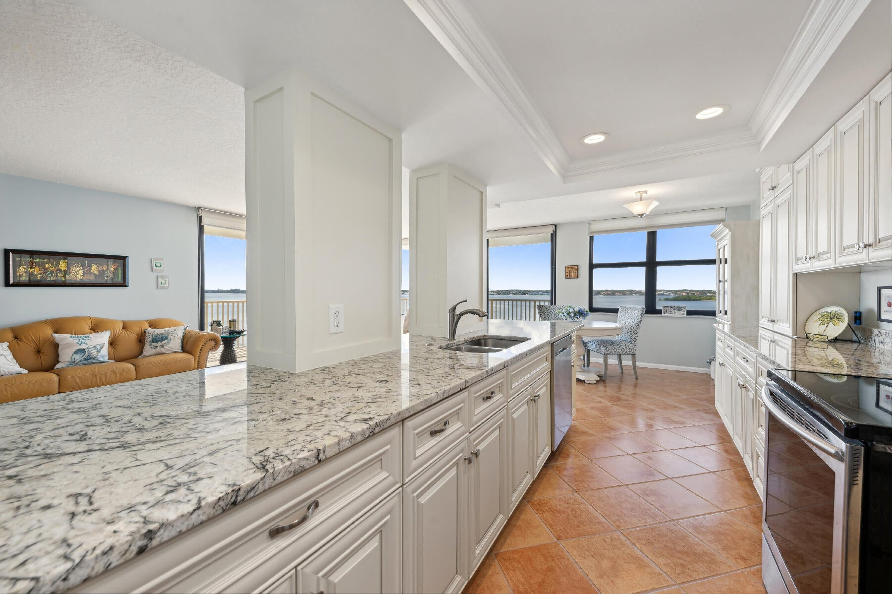 5480 N Ocean Drive B7c Singer Island, FL 33404 kitchen