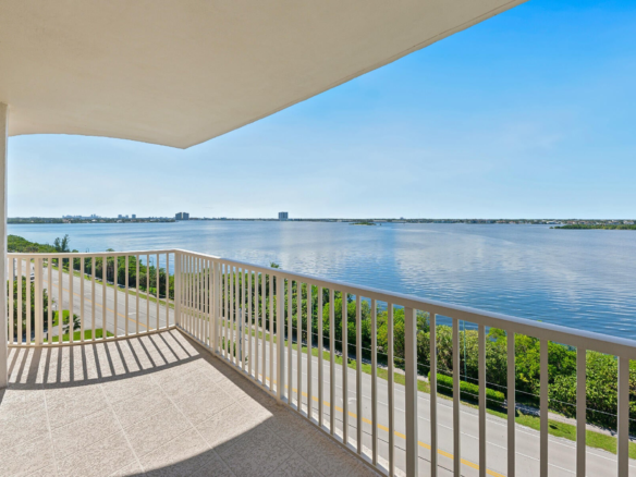5480 N Ocean Drive B7c Singer Island, FL 33404 balcony