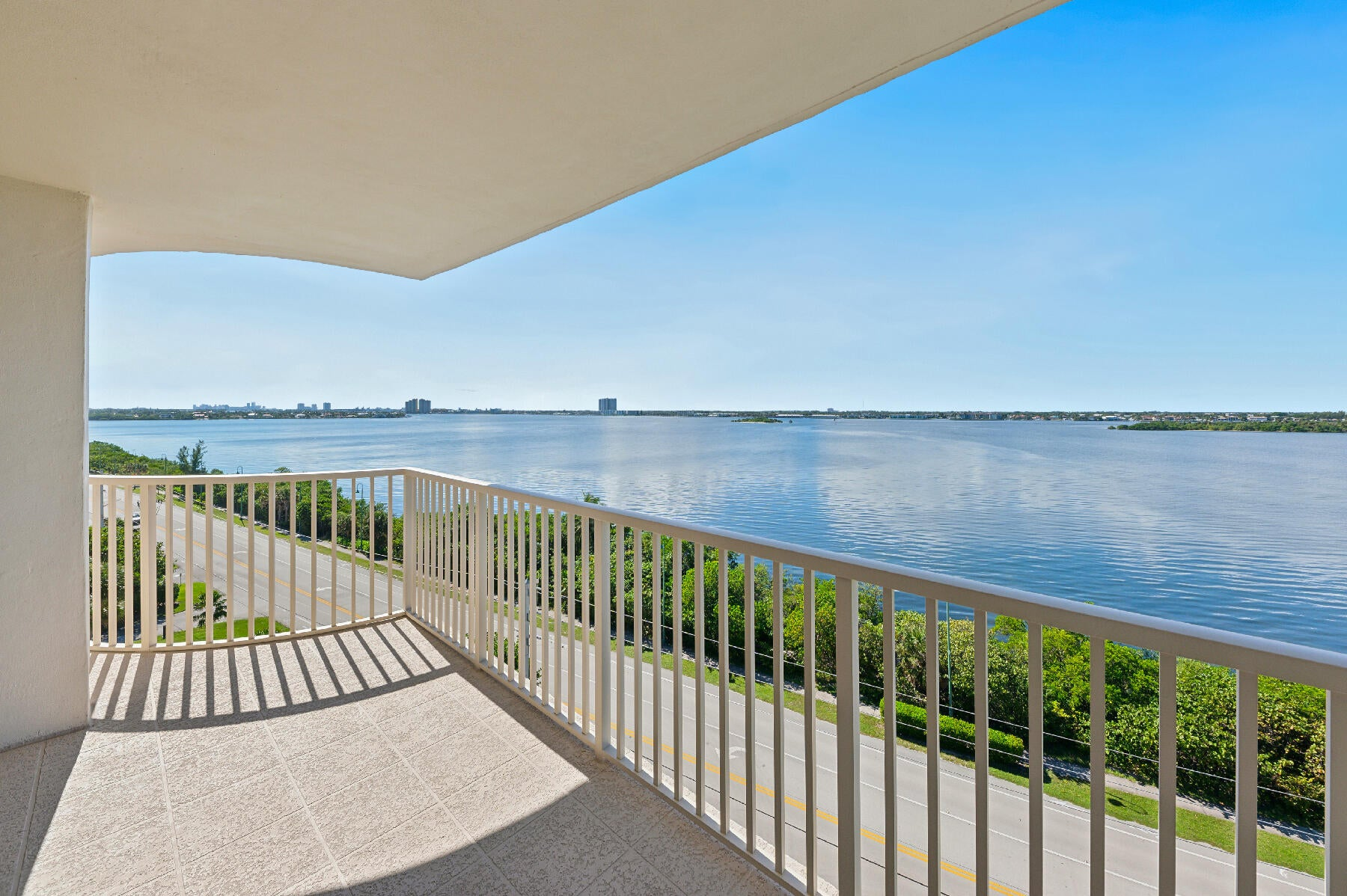 5480 N Ocean Drive B7c Singer Island, FL 33404 location aerial view island view